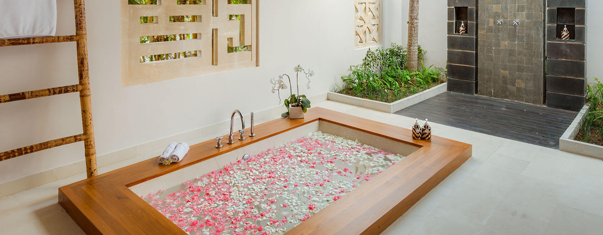 Villa The Beji - Guest suite six ensuite bathroom